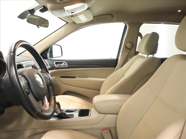 2020 Jeep Grand Cherokee Laredo:D13104A