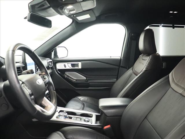 2022 Ford Explorer Platinum:D13456