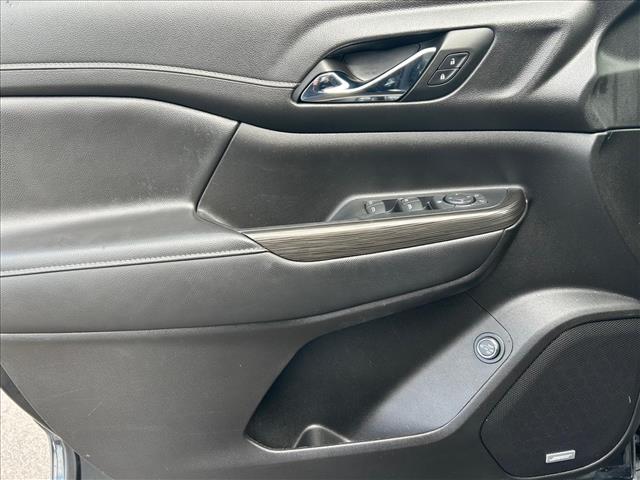 2023 GMC Acadia SLT:D13572