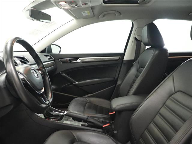 2016 Volkswagen Passat V6 SEL Premium:D13648