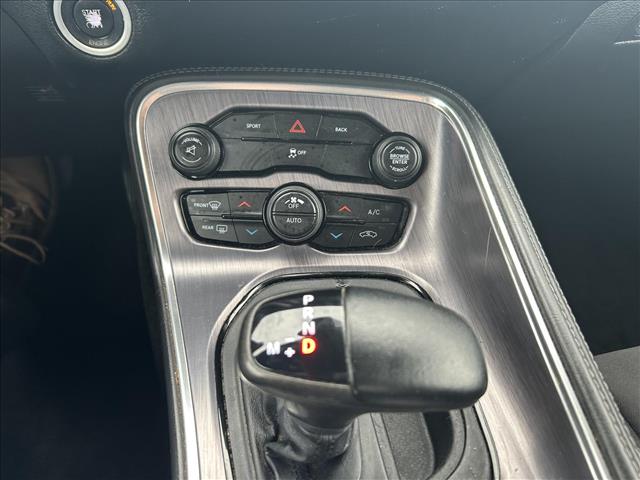 2015 Dodge Challenger SXT:D13669