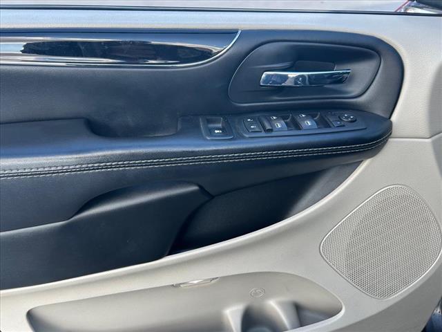 2020 Dodge Grand Caravan SXT:D13320