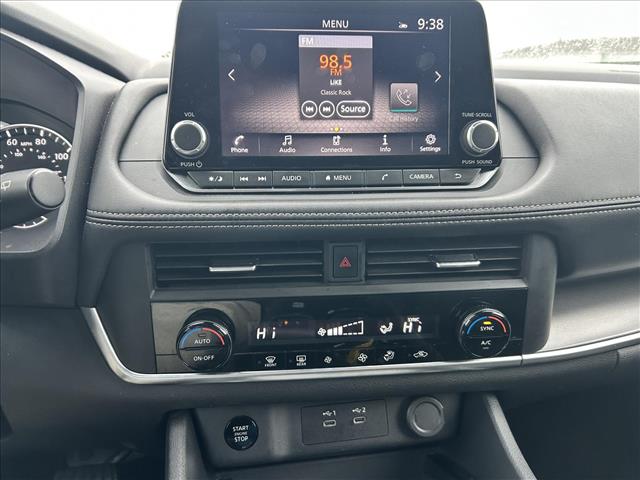 2025 Nissan Rogue SV:D14136