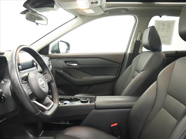 2023 Nissan Rogue SV:D13523