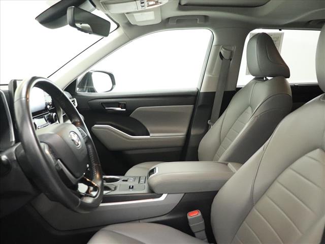 2021 Toyota Highlander Hybrid XLE:D13231