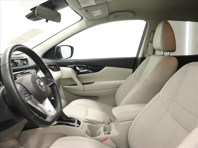 2022 Nissan Rogue Sport SL:D13185A