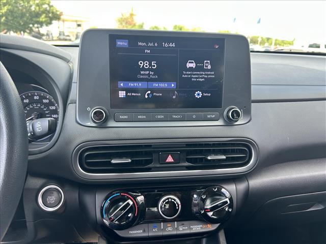 2022 Hyundai KONA SEL:D13852