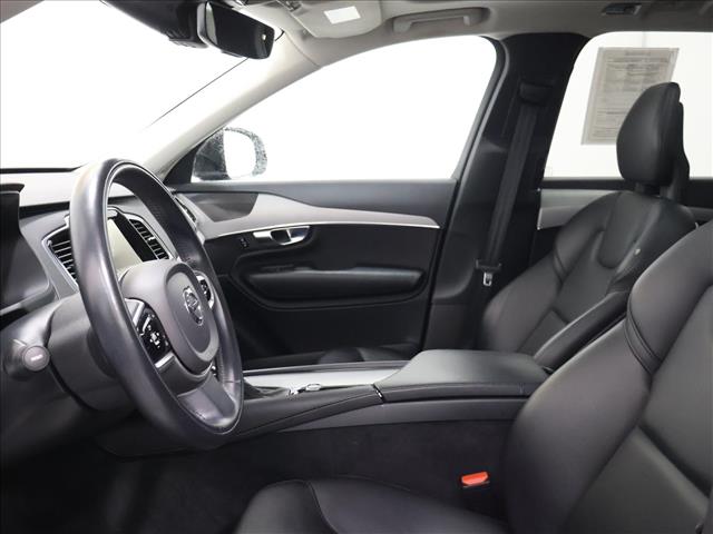 2021 Volvo XC90 T5 Momentum:D14010