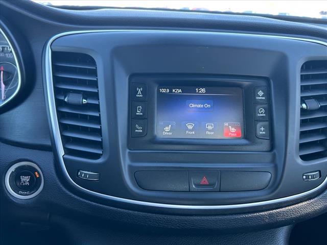 2015 Chrysler 200 Limited:D13023A