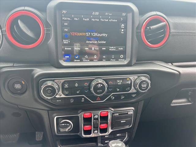 2020 Jeep Wrangler Unlimited Sahara:D13699A