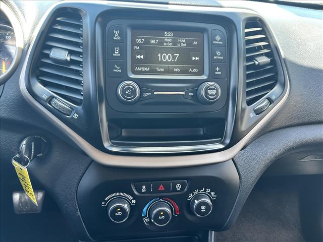 2018 Jeep Cherokee Latitude:D13818