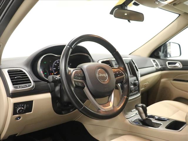 2020 Jeep Grand Cherokee Laredo:D13104A