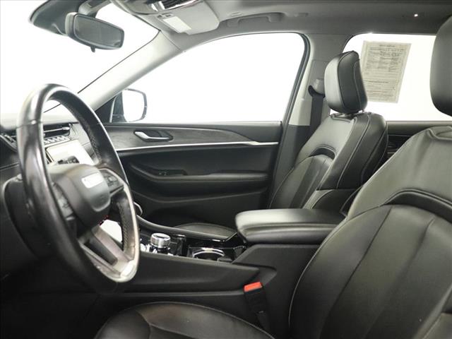 Photo of 2021 Jeep Grand Cherokee L Limited in Iowa City, IA - 14,  2021 Jeep Grand Cherokee L Limited:D13090