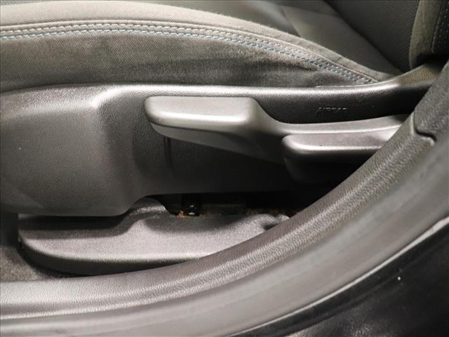 2017 Chevrolet Cruze LT Auto:D13236