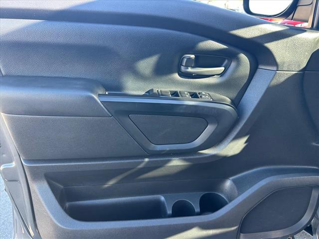 Photo of 2021 Nissan Titan S in Iowa City, IA - 14,  2021 Nissan Titan S:D13246