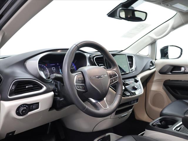2024 Chrysler Pacifica Touring L:D13895