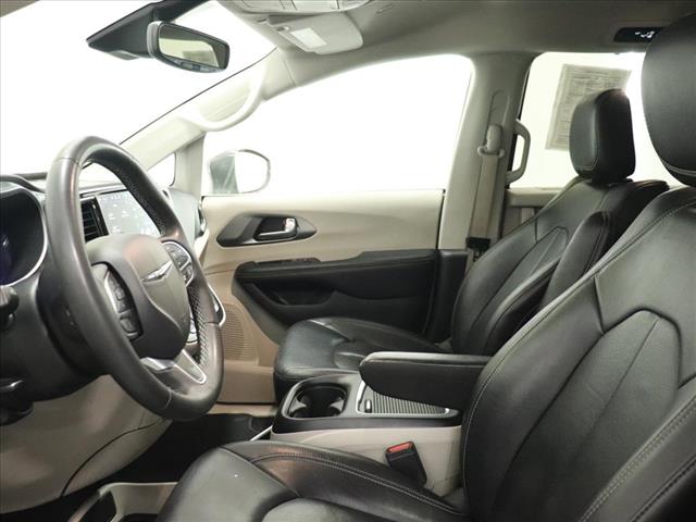 2022 Chrysler Pacifica Touring L:D13319