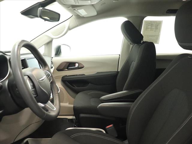 2024 Chrysler Voyager LX:D13312