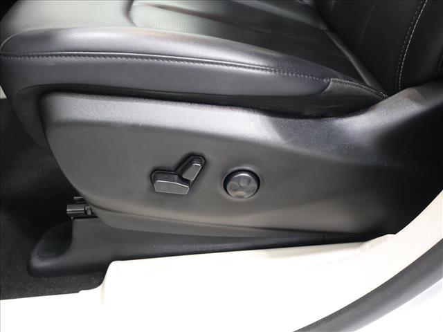 2024 Chrysler Pacifica Plug-In Hybrid Select:D14059