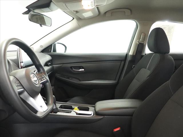 Photo of 2024 Nissan Sentra SV in Iowa City, IA - 14,  2024 Nissan Sentra SV:D13051