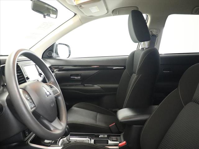 Photo of 2020 Mitsubishi Outlander ES in Iowa City, IA - 14,  2020 Mitsubishi Outlander ES:D13077