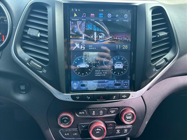 2019 Jeep Cherokee Latitude Plus:D13540