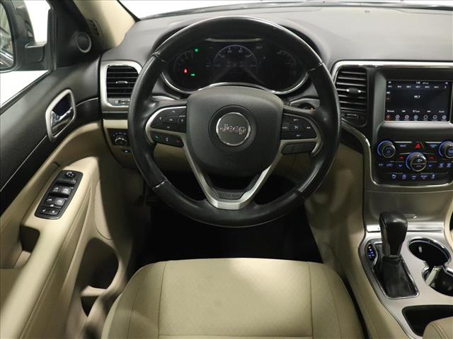 2020 Jeep Grand Cherokee Laredo:D13104A