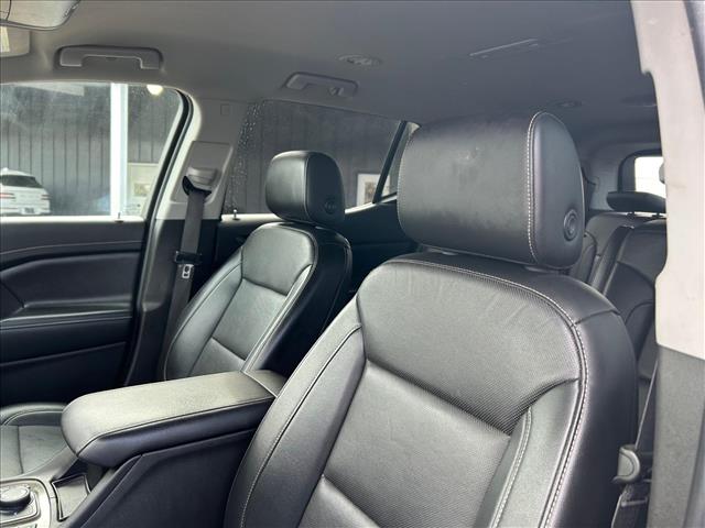 2023 GMC Acadia SLT:D13572