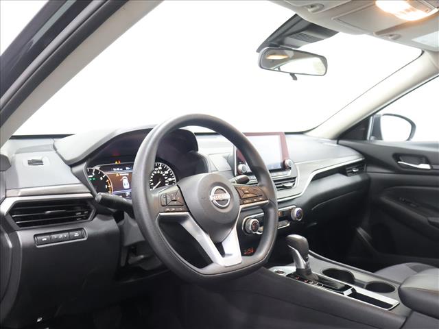 2025 Nissan Altima 2.5 SV:D13817