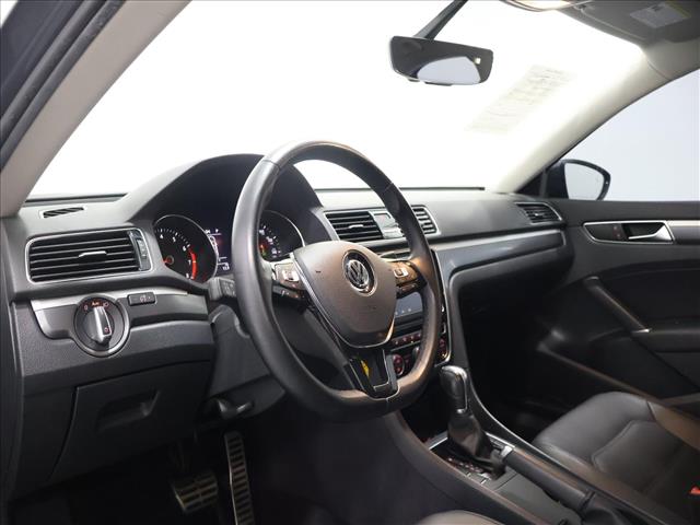 2018 Volkswagen Passat 2.0T R-Line:D13712