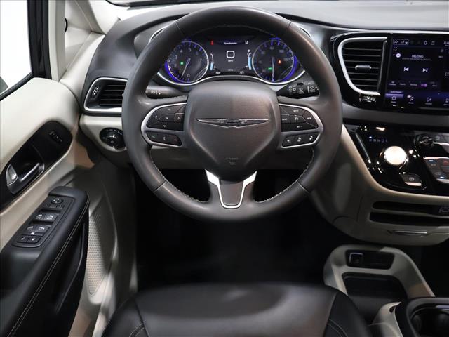 2024 Chrysler Pacifica Touring L:D13895