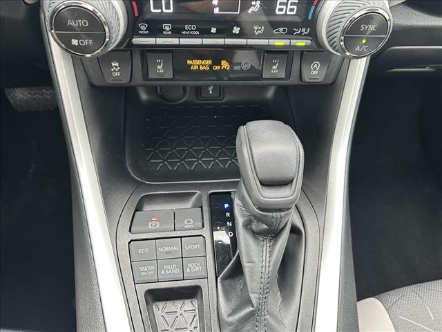 2022 Toyota RAV4 XLE:D13811