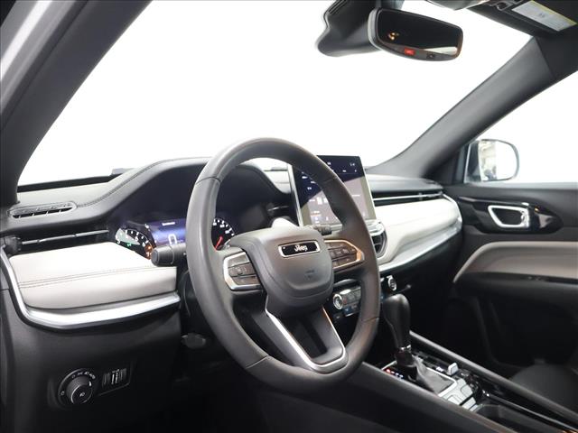 2025 Jeep Compass Limited:D13687