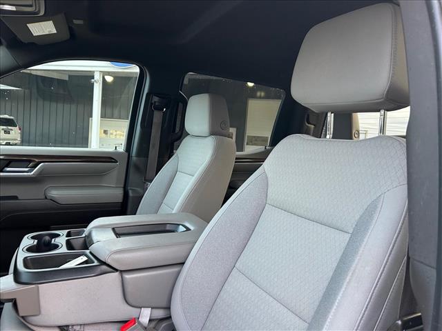 2023 Chevrolet Silverado 1500 LT:D13585