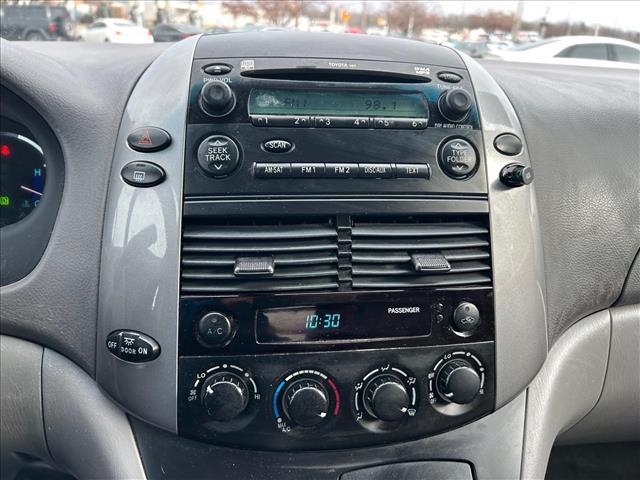 2010 Toyota Sienna:D13222A