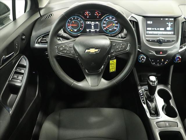 2017 Chevrolet Cruze LT Auto:D13236