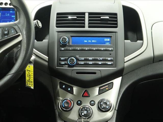 2014 Chevrolet Sonic LS Manual:D13335