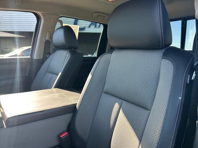 Photo of 2021 Nissan Titan S in Iowa City, IA - 16,  2021 Nissan Titan S:D13246