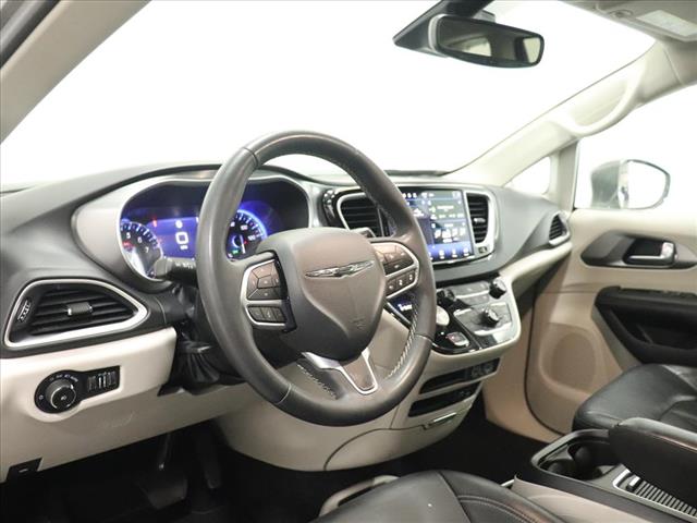 2022 Chrysler Pacifica Touring L:D13319