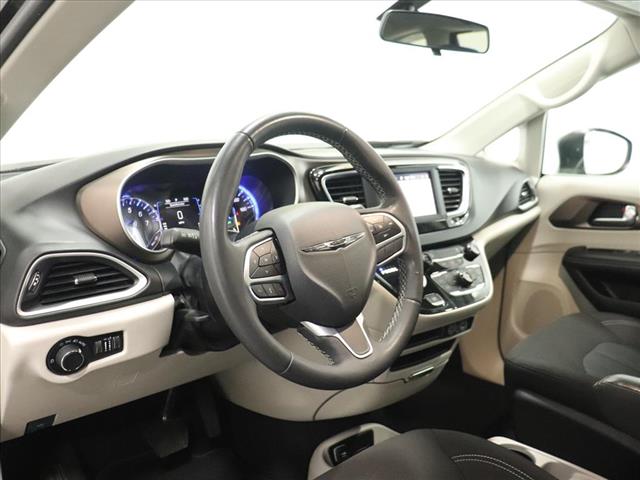 2022 Chrysler Voyager LX:D13311