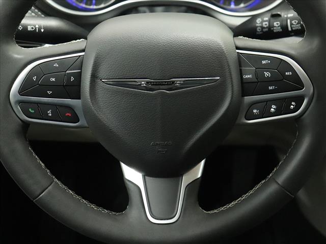 2024 Chrysler Pacifica Touring L:D13580