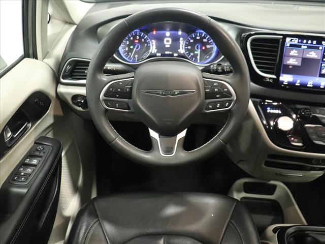 2022 Chrysler Pacifica Touring L:D13319