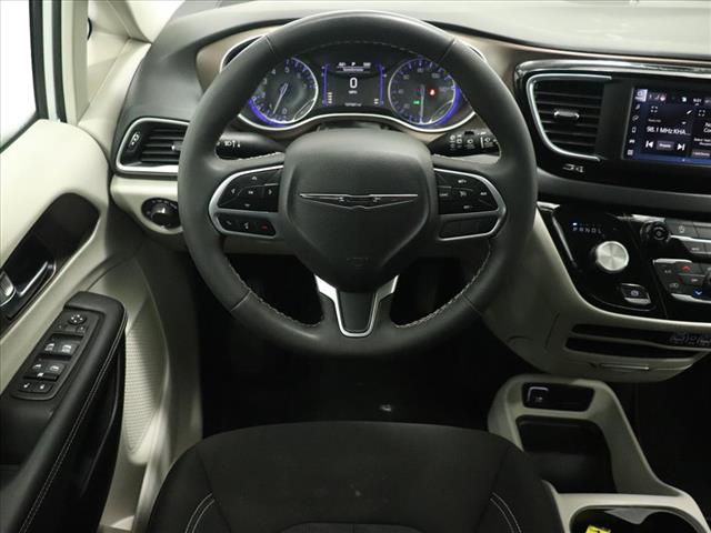 2024 Chrysler Voyager LX:D13312