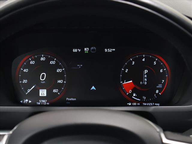 2021 Volvo XC90 T5 Momentum:D14010