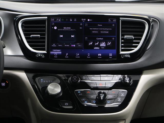 2024 Chrysler Pacifica Touring L:D13895