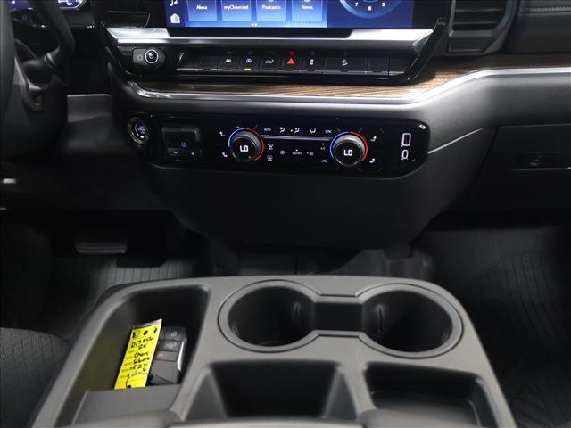 2025 Chevrolet Silverado 1500 LT:D13856
