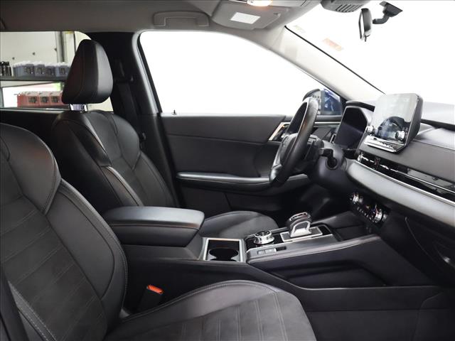2024 Mitsubishi Outlander SE:D13896