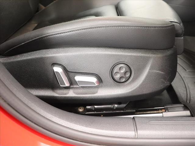 2016 Audi A4 2.0T quattro Premium Plus:D13574