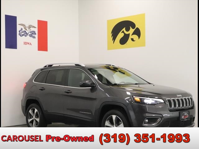 Photo of 2021 Jeep Cherokee Limited in Iowa City, IA