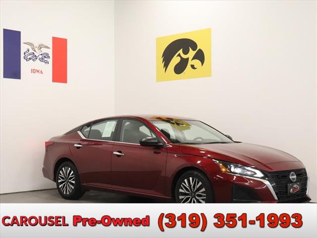 Photo of 2024 Nissan Altima 2.5 SV in Iowa City, IA 2024 Nissan Altima 2.5 SV  D13160